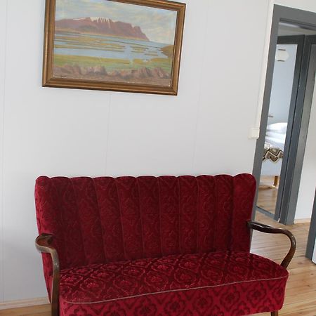 Midhop Guesthouse Thingeyrar Екстер'єр фото
