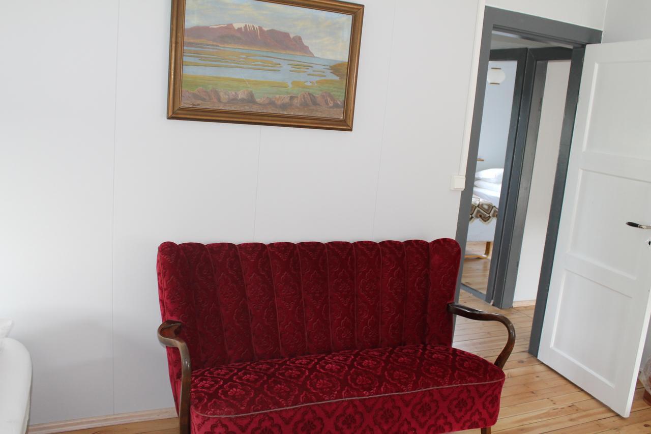 Midhop Guesthouse Thingeyrar Екстер'єр фото