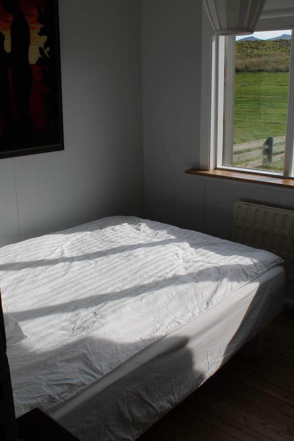 Midhop Guesthouse Thingeyrar Екстер'єр фото