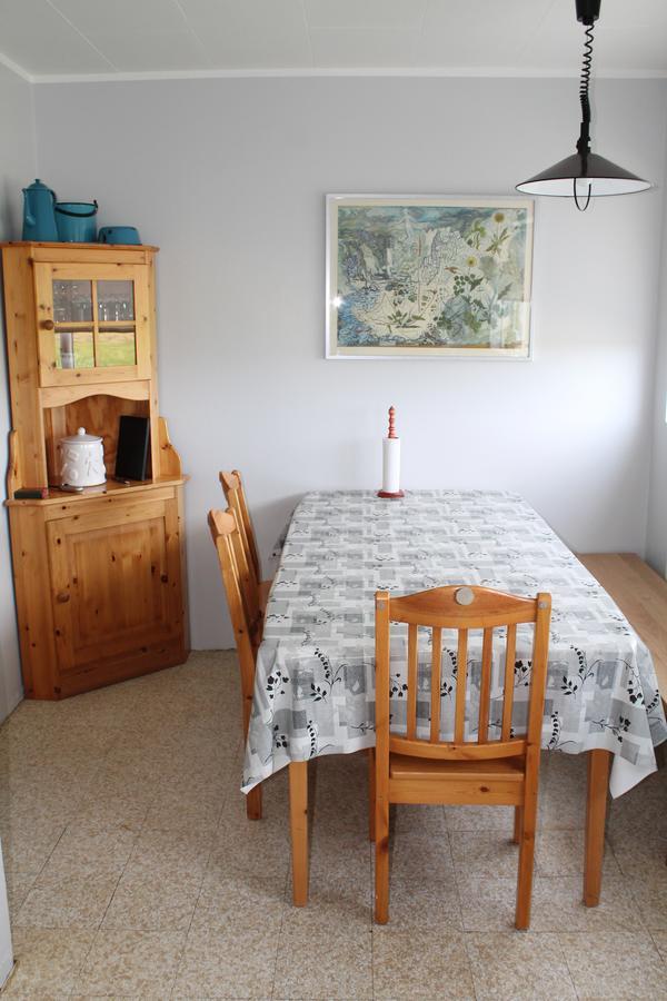 Midhop Guesthouse Thingeyrar Екстер'єр фото